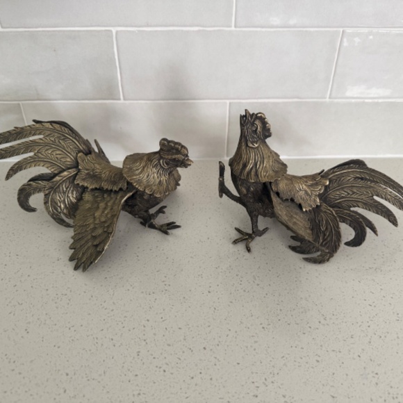 Mid-Century Modern Pair of Brass Fighting Roosters - Picture 5 of 7